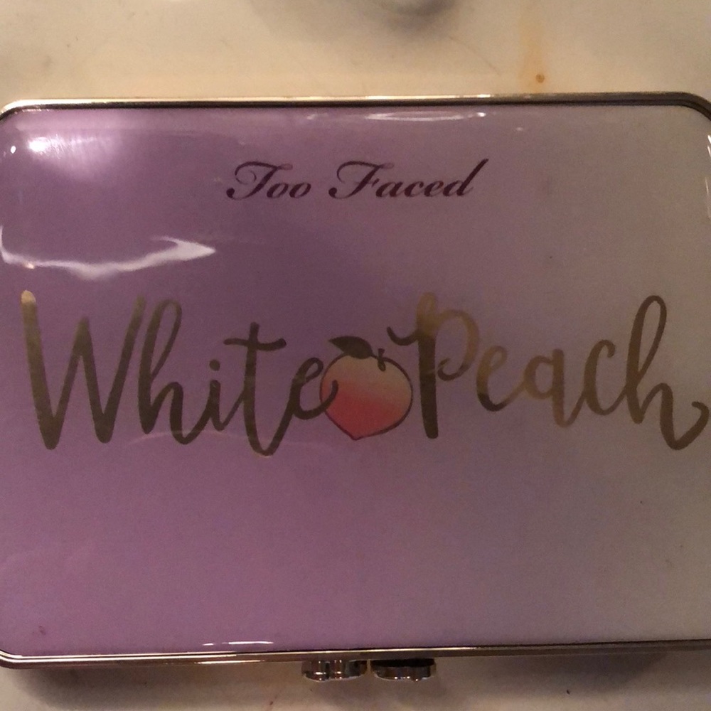 Too faced white peach palette. Used once.